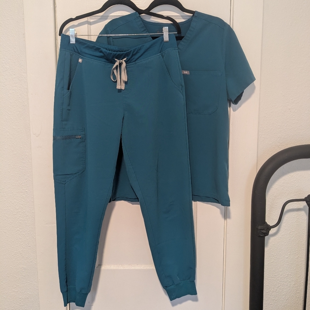 Figs Pacific Blue Scrub Set Large